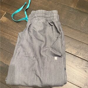 Figs women’s graphite yola high waisted petite skinny scrub pants S
